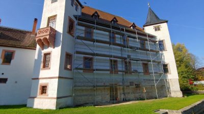 Restaurierungsarbeiten an denkmalgeschützen Schloß