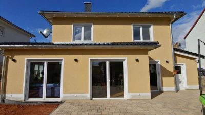 fertig gestelltes Einfamlilienhaus